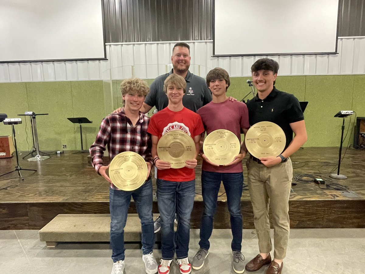TrevorShankle's tweet photo. Great night celebrating a historic track season! Six combined school records broken, boys hit double digits at the State Meet for the first time since ‘04, girls 4x100 bring home the gold &amp; the  girls scored the most points ever in school history at the State Meet (58) https://t.co/YMUIvqaTO2