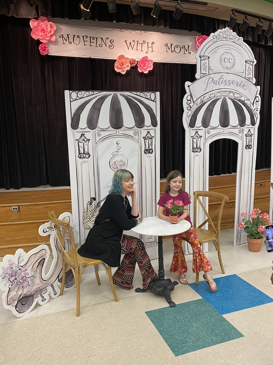 BriargroveES's tweet photo. Muffins with Mom @ BGE! Happy Mother’s Day to all our wonderful moms! https://t.co/kJGhxhRYyw