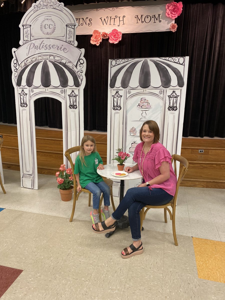 BriargroveES's tweet photo. Muffins with Mom @ BGE! Happy Mother’s Day to all our wonderful moms! https://t.co/kJGhxhRYyw