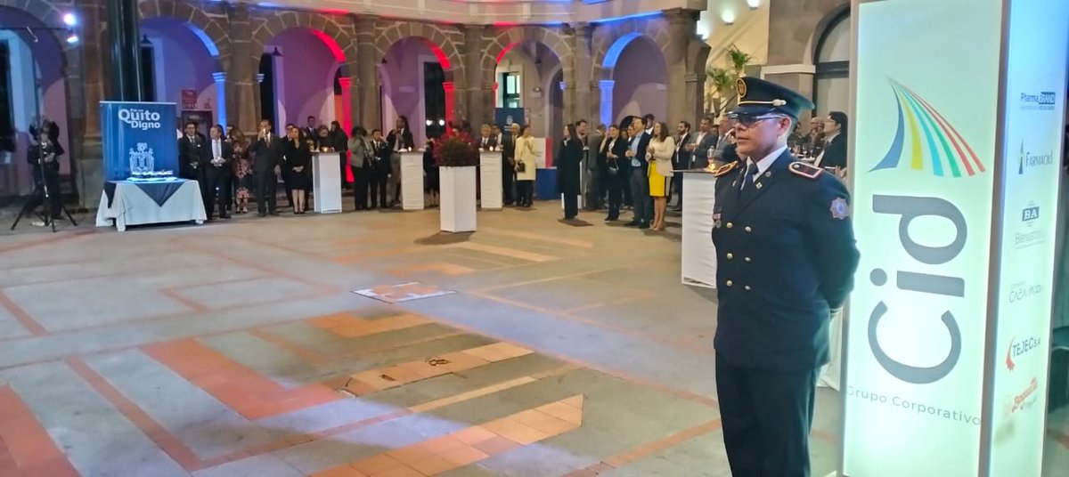 AldasRamiro's tweet photo. 👮👮‍♀️ Hoy ha sido reconocida nuestra gestión institucional en el ámbito de la  información y seguridad turística.
💯Contamos con un equipo de guías de turismo acreditados y  altamente capacitados con dominio de idiomas inglés, francés e italiano al servicio de la comunidad. https://t.co/sgiuQchrLw
