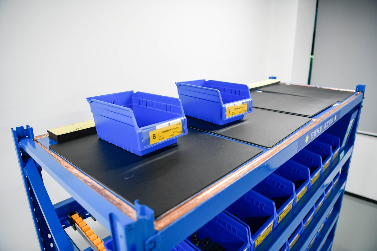 KUNTONCHINA's tweet photo. Get real-time visibility and control of your inventory with αBin"RFID intelligent shelf. Our smart weighing solution helps you manage fastener picking and inventory levels with ease. #inventorymanagement #smartstoragesolution #fasteners #MothersDay #Gold #photography https://t.co/0qlee65U0Q