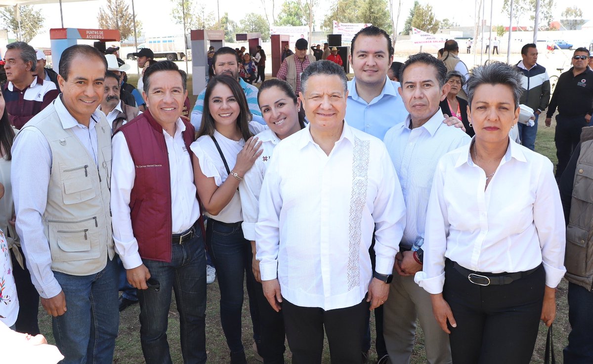 Bajo el liderazgo del Gob. <a href="/juliomenchaca_/">Julio Menchaca</a> y del Srio. <a href="/carekad/">CARLOS HENKEL ESCORZA</a>, #Hidalgo se trasforma con mejores oportunidades para los hidalguenses y hoy se ve reflejado con el inicio de obras de la empresa #TimeCeramics.
¡Juntos por el desarrollo económico y bienestar de nuestras familias!
