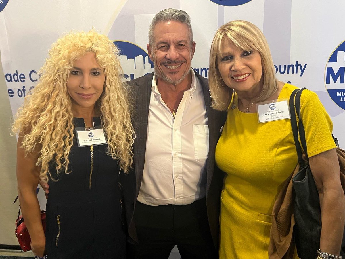 Hoy, junto con el comisionado Ian Vallecillo y el comisionado José Martí, asistí a la reunión de la Junta Directiva de la Liga de Ciudades del Condado de Miami-Dade para representar a la ciudad de Sweetwater.