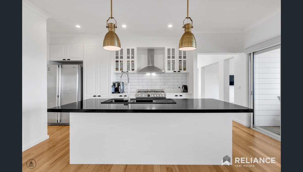 Sunil_Kumar3030's tweet image. Stunning new listing in Darley/Bacchus Marsh, at 65 Manning Boulevard!

See more: linktr.ee/sunil.kumar._

#BacchusMarsh #luxuryhomes #reliancerealestate #melbournehomes
