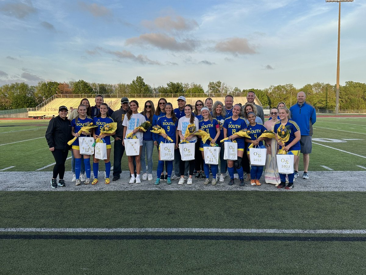 OSGirlsSoccer's tweet photo. 💛THANK YOU SENIORS💙

Thank you for everything you have done for our program over the years! We are going to miss you all so much ❤️ Good luck with the next chapter and make sure to come back and see us! https://t.co/wBzqCz0UZJ