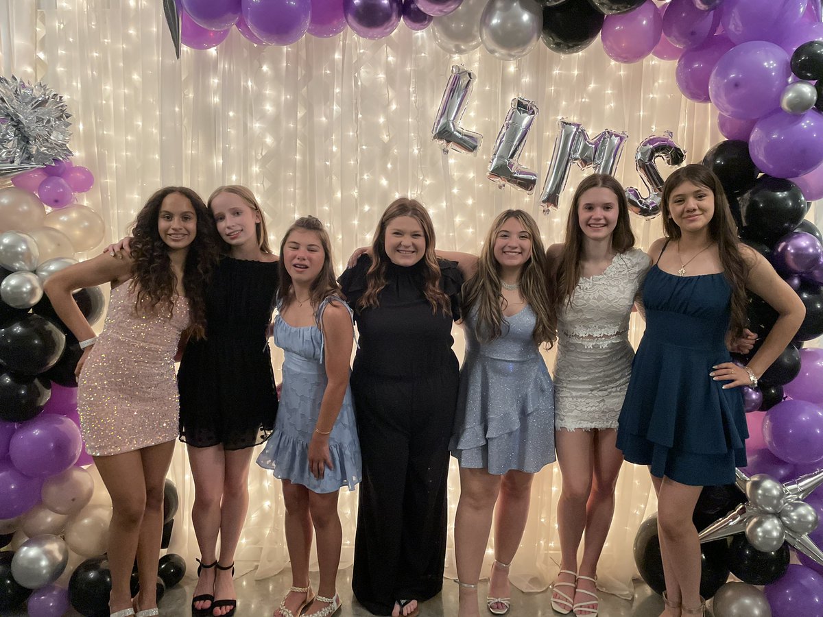 CoachThiel's tweet photo. Such a great night celebrating our amazing @LLMSLynx  Cheerkats! They had an amazing season making memories that will last a life time! @LCheerkats @WillisSchools https://t.co/M9G53v687s