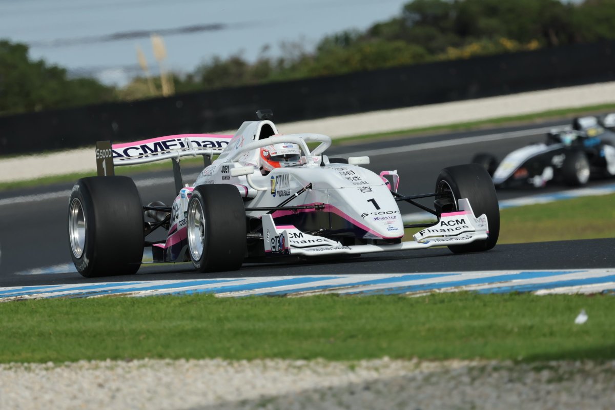 S5000AU's tweet photo. 1:24.7409s

James Golding punched out the quickest ever S5000 lap of Phillip Island to top the opening practice session, in what is shaping up to be an incredibly quick weekend. 

Joey Mawson was second, Aaron Cameron third. 

#S5000 #SpeedSeriesAU #StanSportAU https://t.co/quUnZea3mg