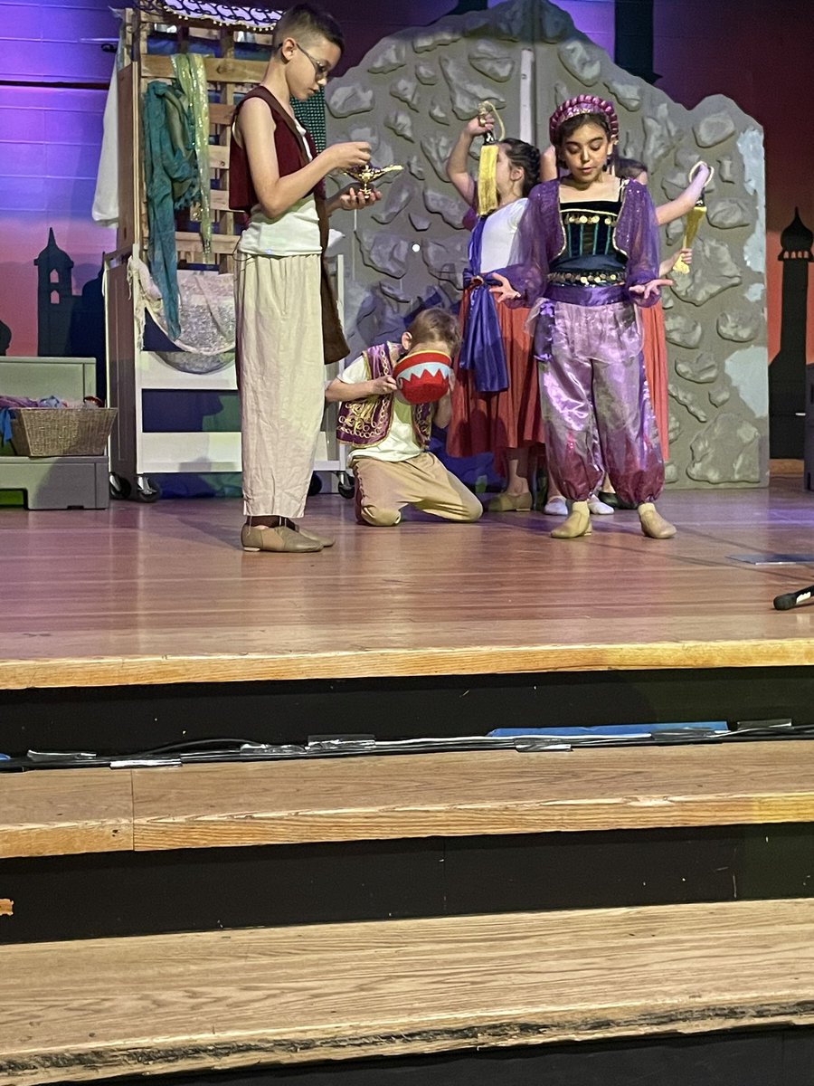 BlessingMahopac's tweet image. Aladdin Jr. performed by our very own Fulmar’s Finest! So proud of their performance tonight! #bravo #proudap @FulmarsFinest @FulmarRdMusic @FulmarArt