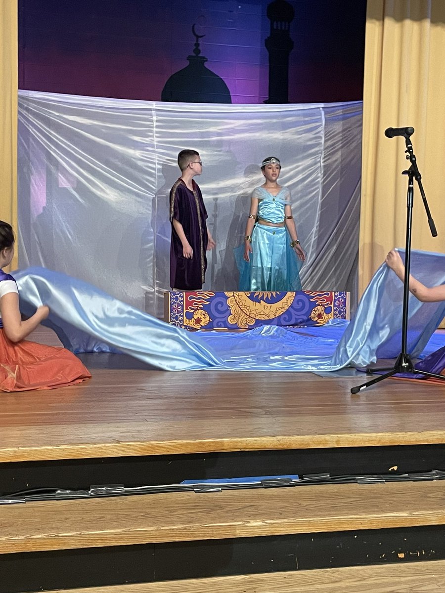 BlessingMahopac's tweet image. Aladdin Jr. performed by our very own Fulmar’s Finest! So proud of their performance tonight! #bravo #proudap @FulmarsFinest @FulmarRdMusic @FulmarArt