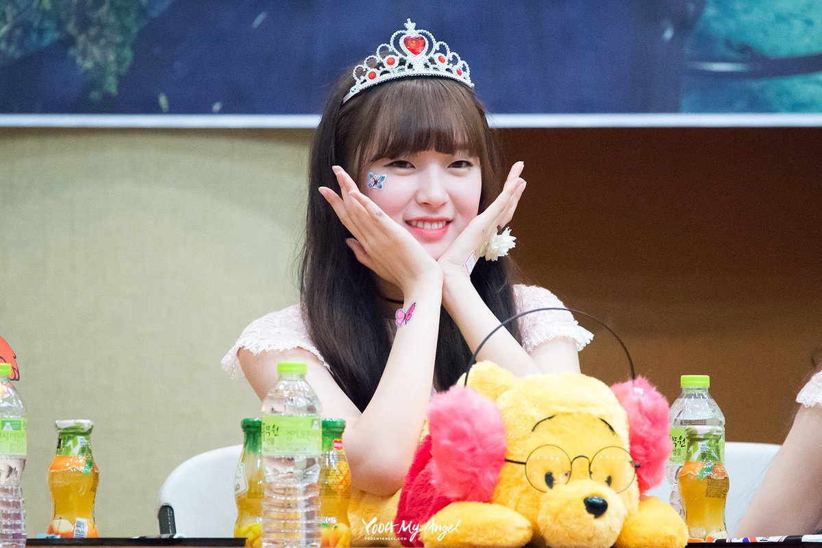 arinhours's tweet photo. (っ◔◡◔)っ ♥ #아린 #ARIN ♥ https://t.co/VOqpAFVdZw