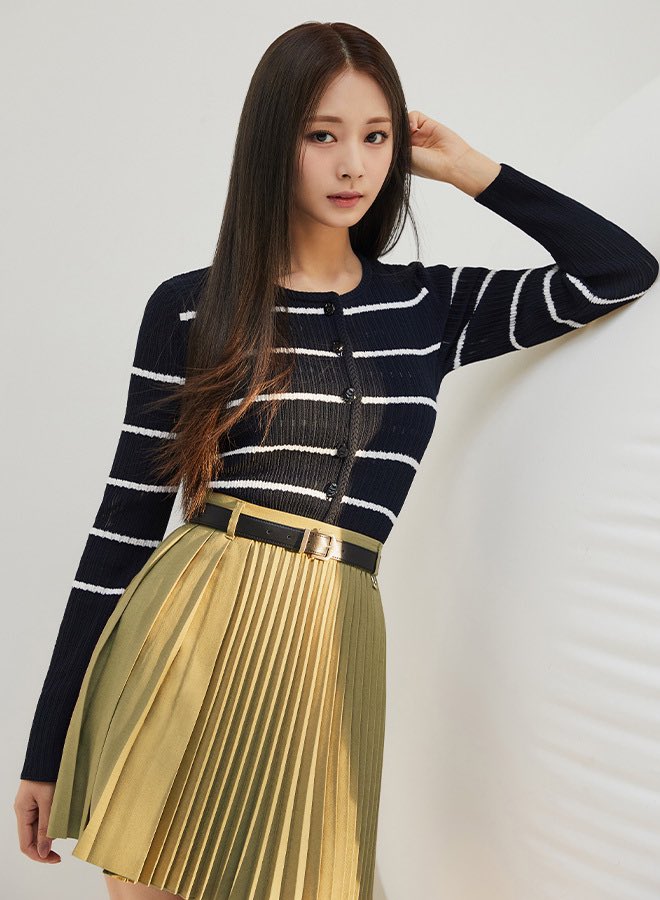 TZU990614's tweet photo. 230512 ICN KIX

CARDIGAN: #ZOOC 
Z232KSL008

https://t.co/dToU5bLkmQ

BOTTOM: #SANDRO
Straight-leg jeans with heart embroidery

https://t.co/kGPC4a3Bam

#子瑜 #TZUYU #쯔위 #ツウィ
#TWICE  #트와이스 #READYTOBE      #SETMEFREE #tzuyustyle https://t.co/AqXBK0cPy0