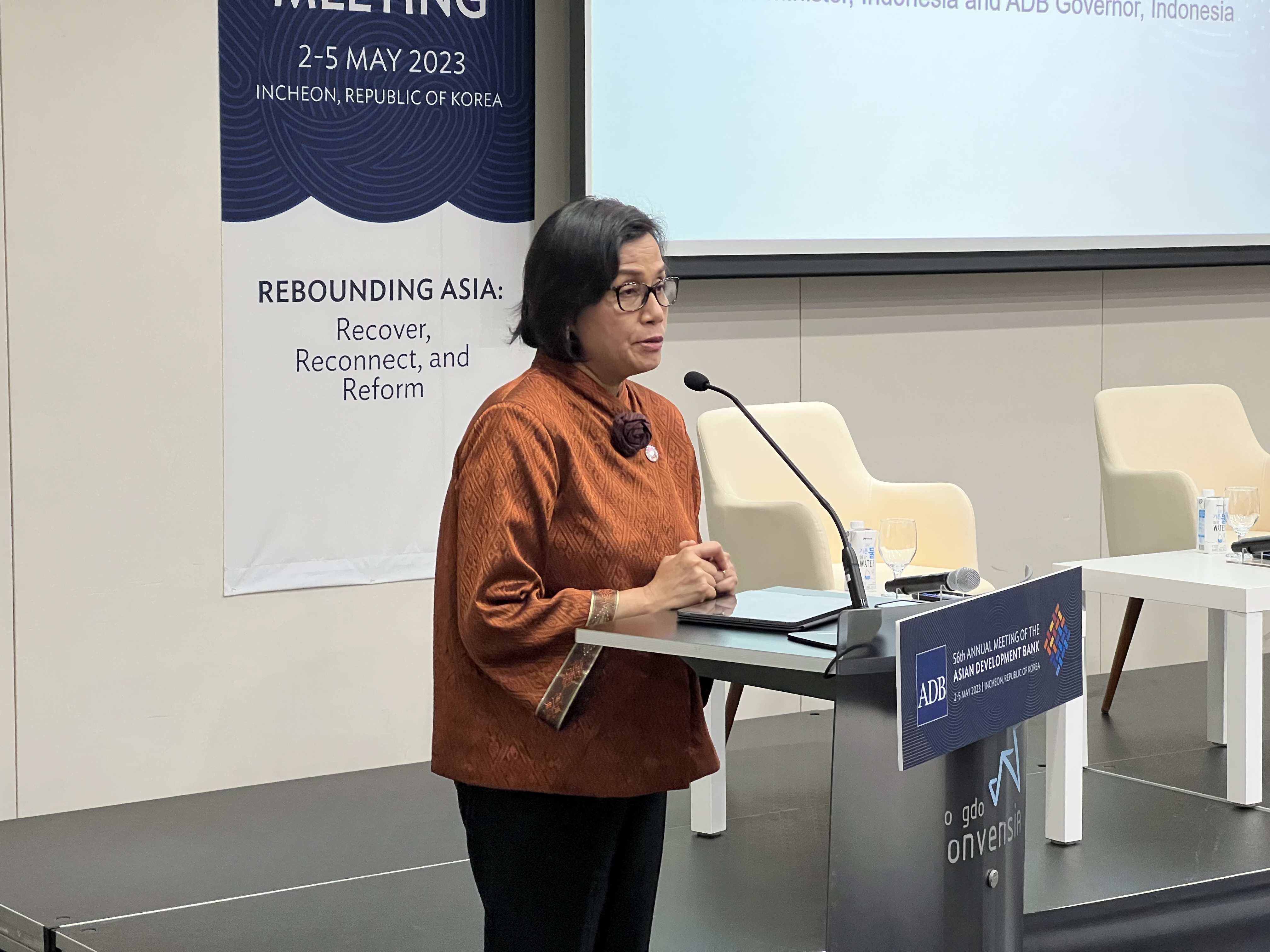 Asian Development Bank Institute (ADBInstitute) / Twitter