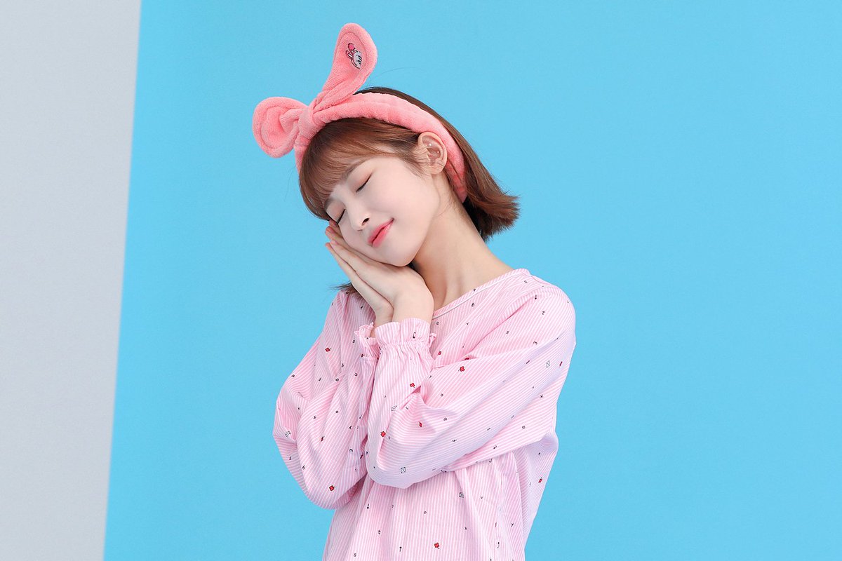 arinhours's tweet photo. (っ◔◡◔)っ ♥ #아린 #ARIN ♥ https://t.co/yfFto82QmQ