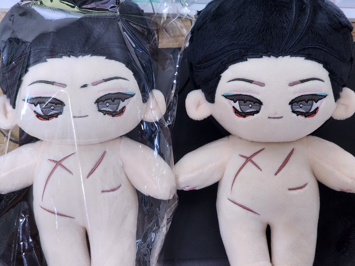 대부분의 솜주님이 통관이 끝나 국내 배송사로 인계되고 있습니다. 막 생산되어 온 솜주님은 지나치게 넙데데해보일 수 있으나, 경락을 해주면 저희가 아는 솜주님이 되십니다.

참고용
<before>            <after>
사진입니다