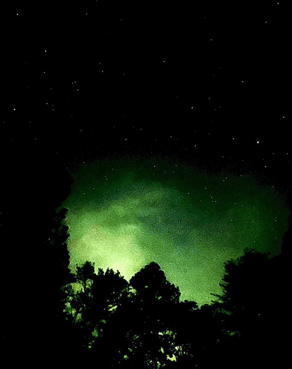 mduplin's tweet photo. Patiently waiting to see some Northern Lights tonight in CT. Opened up the exposure on the camera and captured this a minute ago. Not sure if its actually the Aurora but I can confirm that it is not light pollution.

#AuroraBorealis  #CT  @WFSBnews  @WTNH https://t.co/Ys1q32bG7E