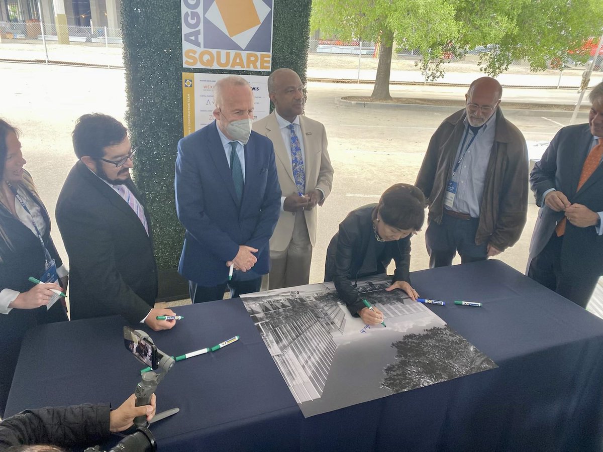 DorisMatsui's tweet photo. It was great to be back at @UCDAggieSquare to celebrate another milestone!

@Chancellor_May, @Mayor_Steinberg, and all of our partners have worked so hard — and so much progress has been made since the groundbreaking 14 months ago. https://t.co/UuP5TY1nEs