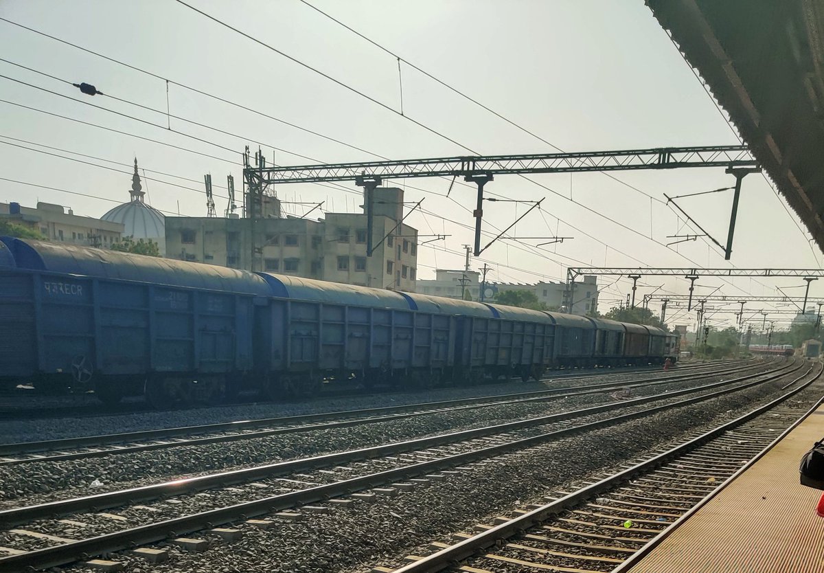 <a href="/drmpune/">DRM Pune</a>
<a href="/AshwiniVaishnaw/">Ashwini Vaishnaw</a>  <a href="/GM_CRly/">GM Central Railway</a> <a href="/PuneGraminSena/">पुणे (ग्रामीण) रेल्वे प्रवाशी ग्रुप</a> Today, 01524 stopped at Loni outer for passing wagen load from Loni which can be postponed after entering 01524 to Loni &amp; late running train 01524 got delayed further.
Need to plan such crossovers for avoiding late running.
Thx