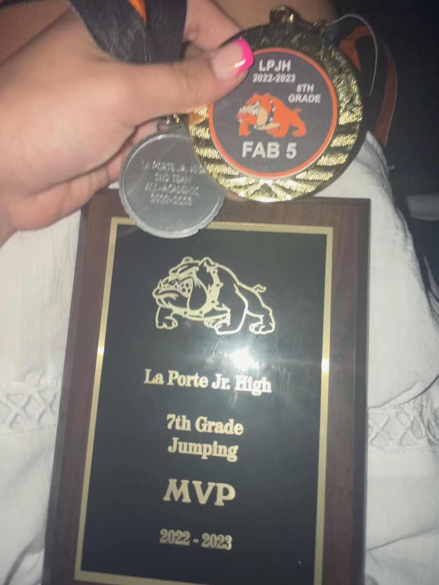 serenityy2010's tweet photo. had a blast tonight at LPJ’s girls athletic banquet tonight with the girls i love the most, had 3 awards tonight! (plaque-MVP track &amp; field jumping, ribbons- academics a’s&amp;b’s, and 5 sports award) @LPLadyBullpups https://t.co/tUkuE6ANR9