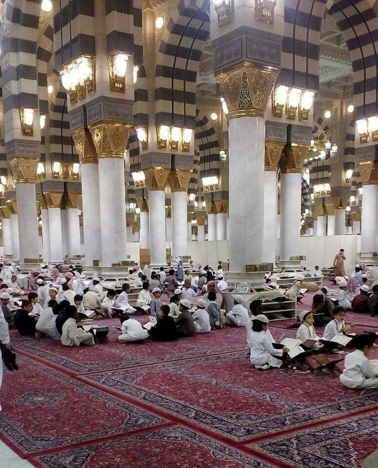 Arabbeau's tweet photo. Do not forget to read Surat Al-Kahf . https://t.co/S03xJFYwCS