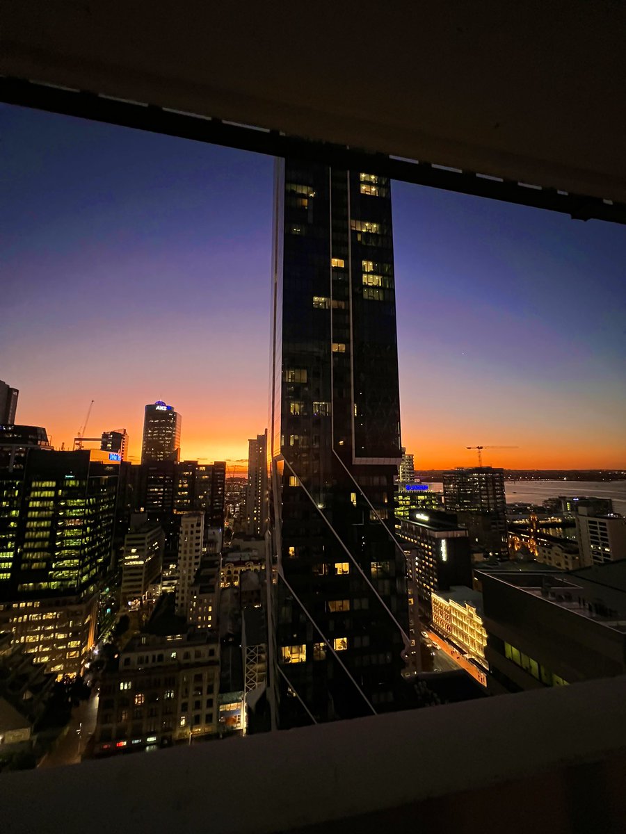 dani_amarques's tweet photo. First night in NZ https://t.co/Xi0iUtUGFI