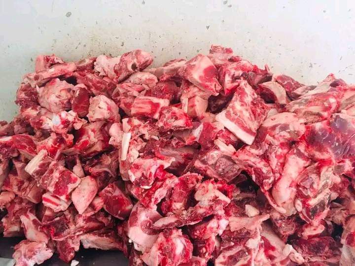 coach_lauram's tweet photo. I'm back with another plug 🔌

Hambani niyothenga injama cheap cheap at Siesta Buchery at 76 noord Street Joubert Park next to mtn taxi Rank.

If you want to sell, go to Express meat it's positive China mall.

For meaty bones bulk buyers  Karabo beef 0606475717 they deliver https://t.co/JQvwt3Lj4X