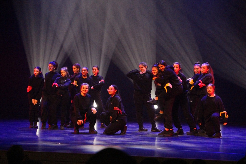 lhaemsb's tweet photo. 🌟💃 OUI Dance Show Day 1! 🕺🌟 Today, our OUI Dancers kicked off this exhilarating 2-day show with a breathtaking display of choreography and talent. A standing ovation to our remarkable dancers who poured their hearts and souls into countless hours of practice 👏. Their ded… https://t.co/8BlqaPhVHw