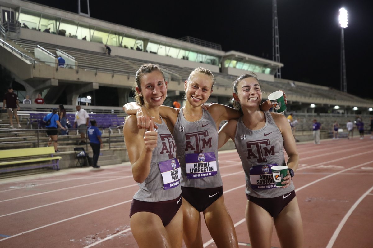 aggietfxc's tweet photo. A trio for the books 📚

Maddie Livingston (5th, 35:45.82), Abbey Santoro (10th, 36:21.47) and Grace Plain (11th, 36:40.07) after their finish in the women's 10,000m 👍

#GigEm | @maddslivingston | @abbeyruns | @graceplain https://t.co/MJkEokbiSp