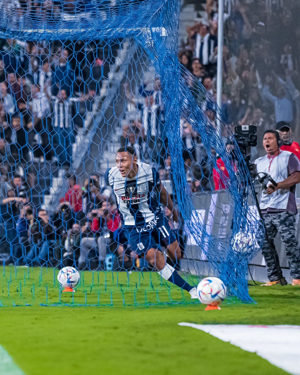 datosfutperu's tweet photo. LA FOTO DE LA NOCHE🔝.

📸: @ClubALoficial https://t.co/yVkEX5tpXb