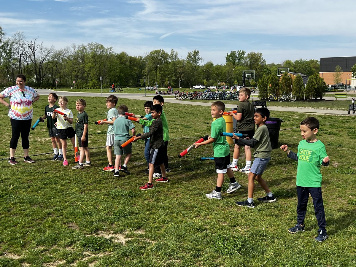 Mrs. Davis tweet media