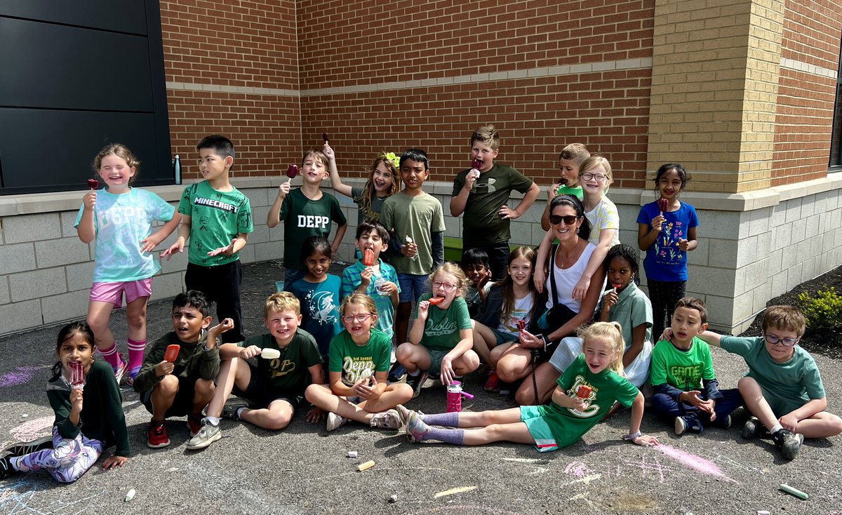 Mrs. Davis tweet media