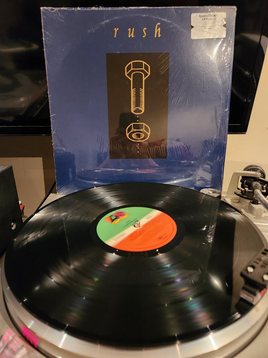 SpinVinyl1's tweet photo. On Counterparts Rush brought back their guitar driven sound inspired by the rise of grunge. Songs like Stick It Out and Animate are favorites. These 90's Rush albums really need a repress.
#Rush #Counterparts #StickItOut #vinylrecords https://t.co/vryJSFqTPQ