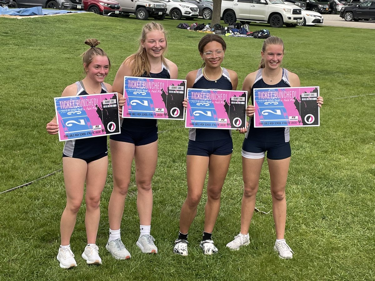 MrRogersB's tweet photo. Hudson Girls 4x800 Relay; Steele, Lang, Rhoades, Hansen. #ticketpunched #iowagirl https://t.co/MfpVZmN4Hw