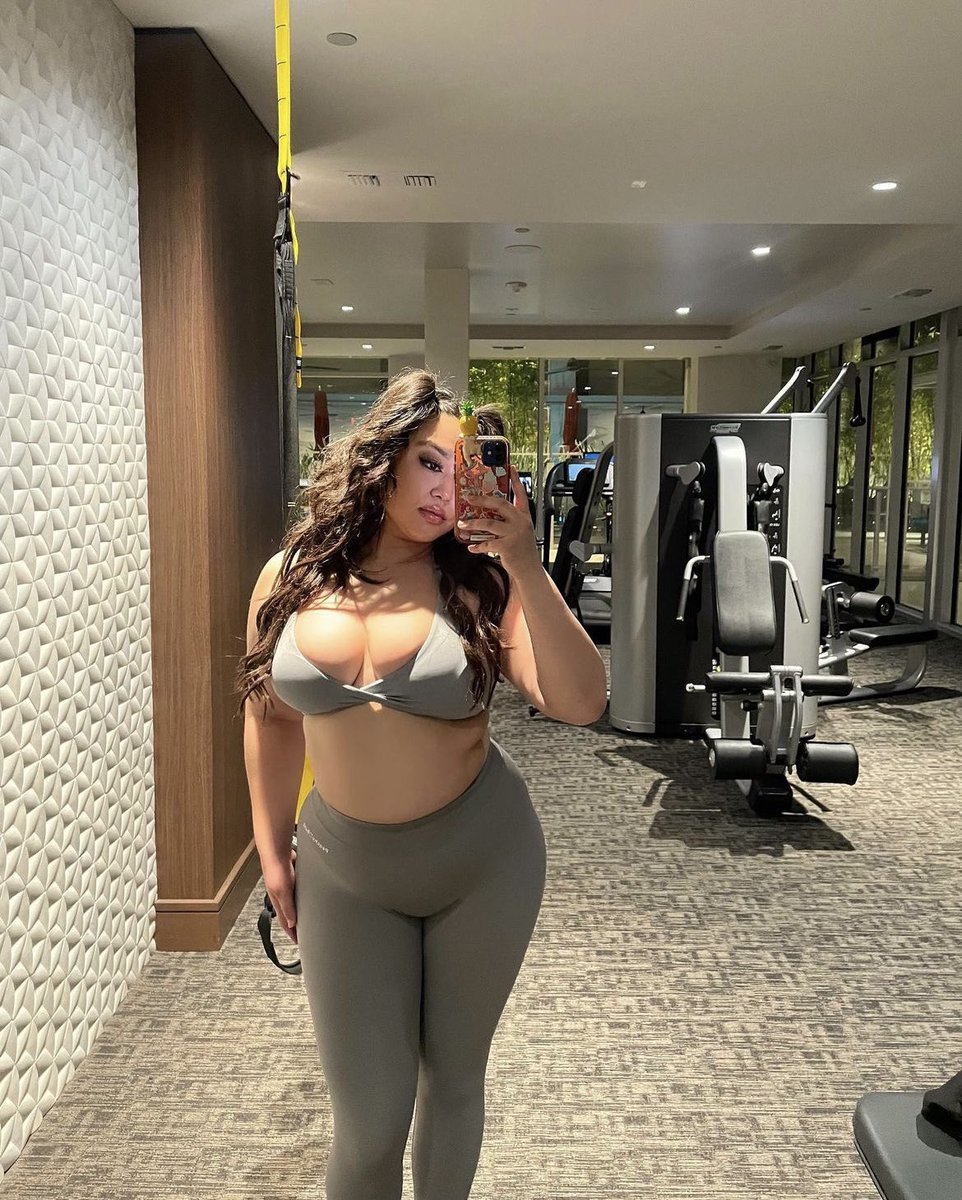 Mandiibaee's tweet photo. staying in my lane🏎️🥱✨ https://t.co/O8qREAMQMF