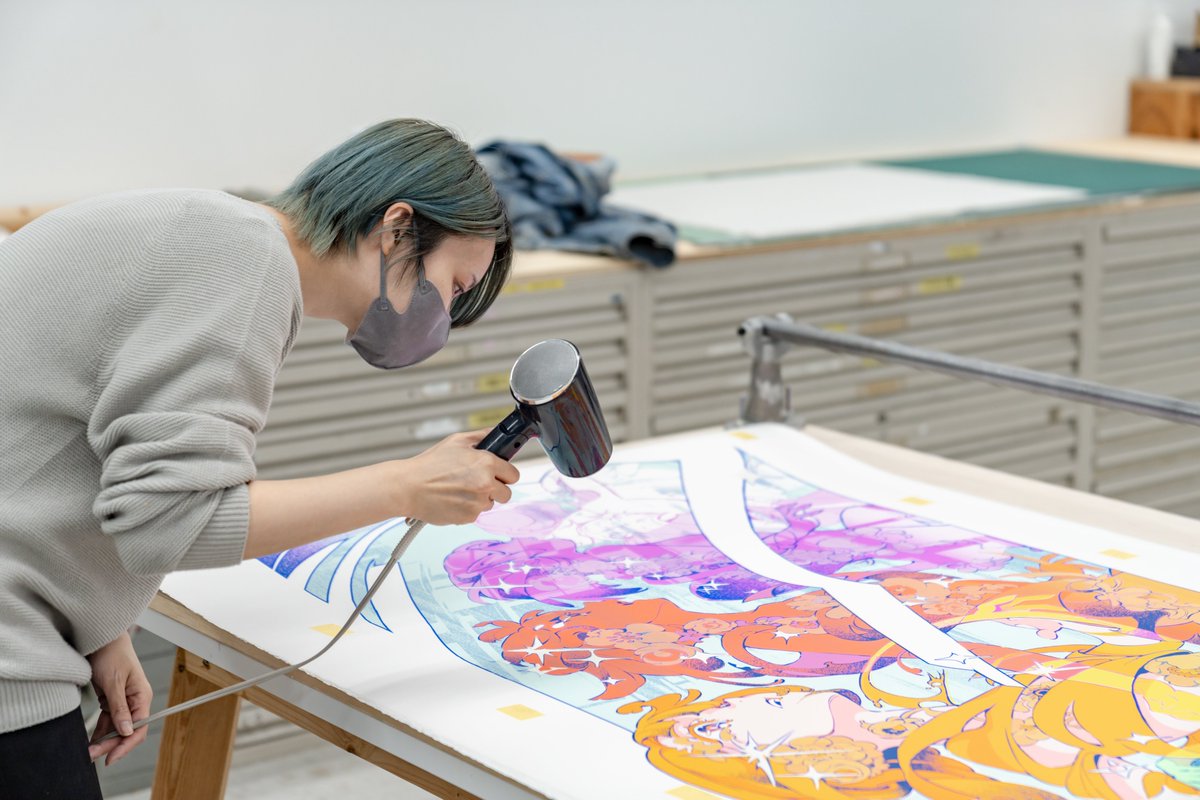 本学のウルトラファクトリーでの制作の様子です✨シルクスクリーンの