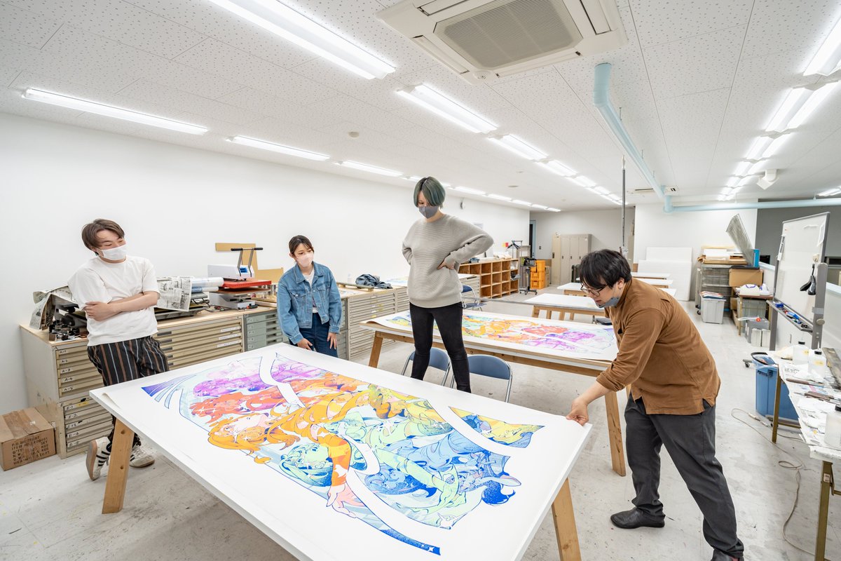 本学のウルトラファクトリーでの制作の様子です✨シルクスクリーンの