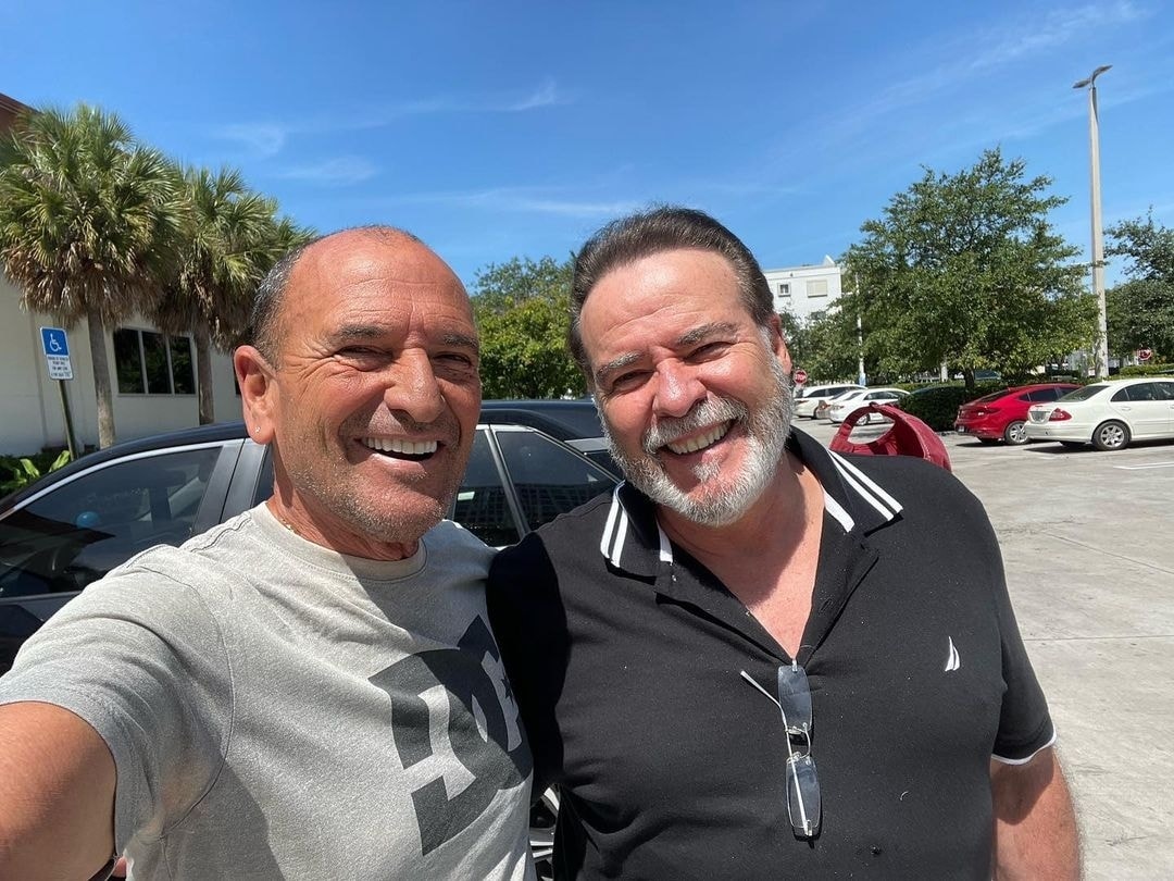 #Repost @mikimgilbert
Miami sigue siendo una ciudad sorprendente, tanto política, económica, pero sobre todo socialmente. Hoy me sorprende (y le doy gracias al nieto) encontrarme con este caballero, en todo lo que la actitud para cargar esa palabra abarca.