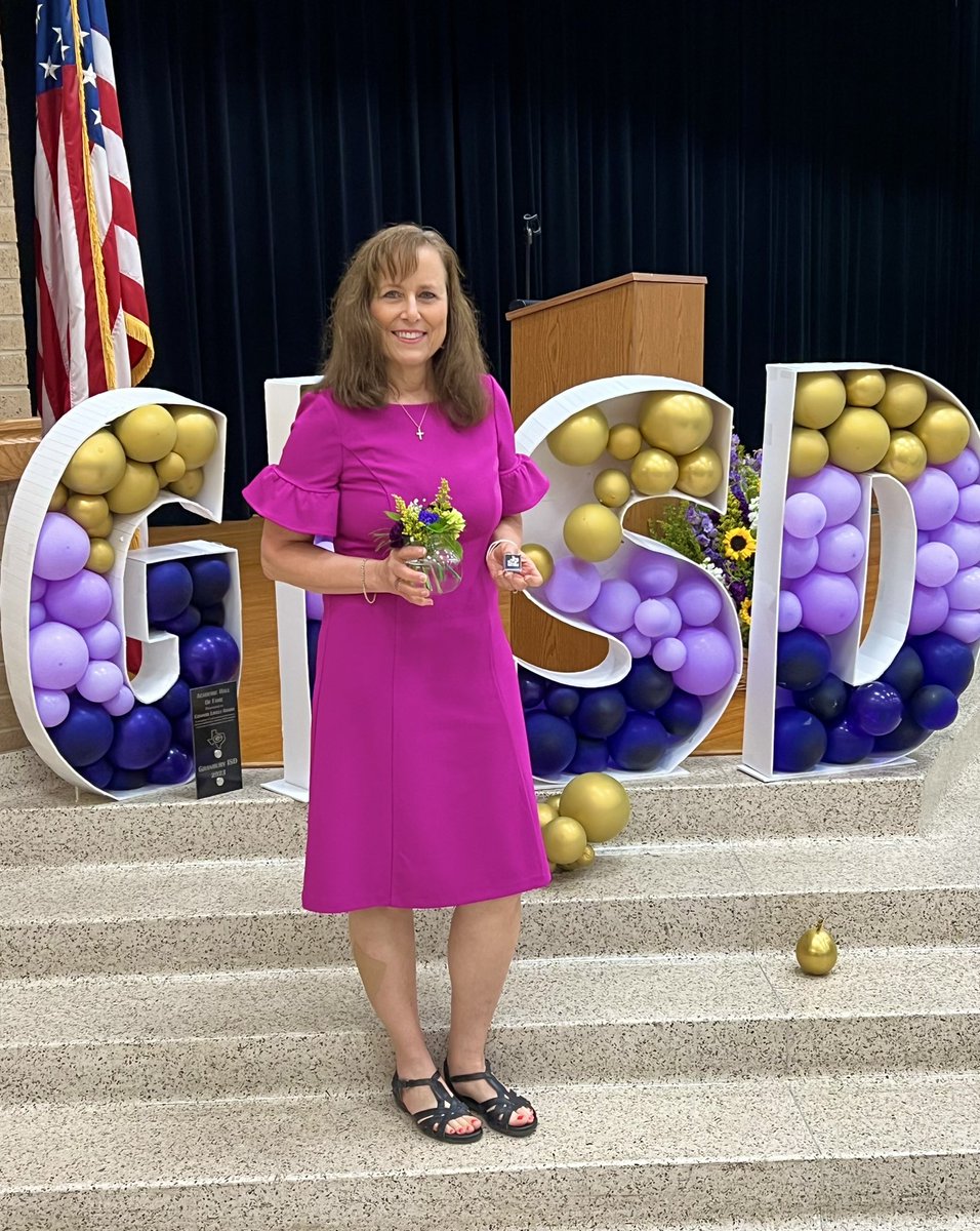 1984cindy's tweet photo. Tonight I received my service pin for 35 years of teaching in Granbury ISD. I’m proud to be a part of such an amazing school district. ❤️🏴‍☠️💜💛#GranburyISD https://t.co/uGYipju9yd