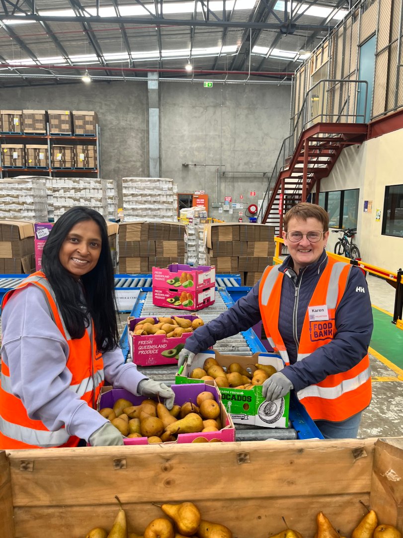 vanguard_au's tweet photo. This week, 70 of our crew volunteered at @FoodbankVic as part of our annual food drive, All Cans on Deck, packing 167,735 meals for those experiencing food insecurity. 

We also heard from Foodbank CEO, Dave McNamara, a former chef leading Victoria's largest food relief charity. https://t.co/ZmVSYq5CYp