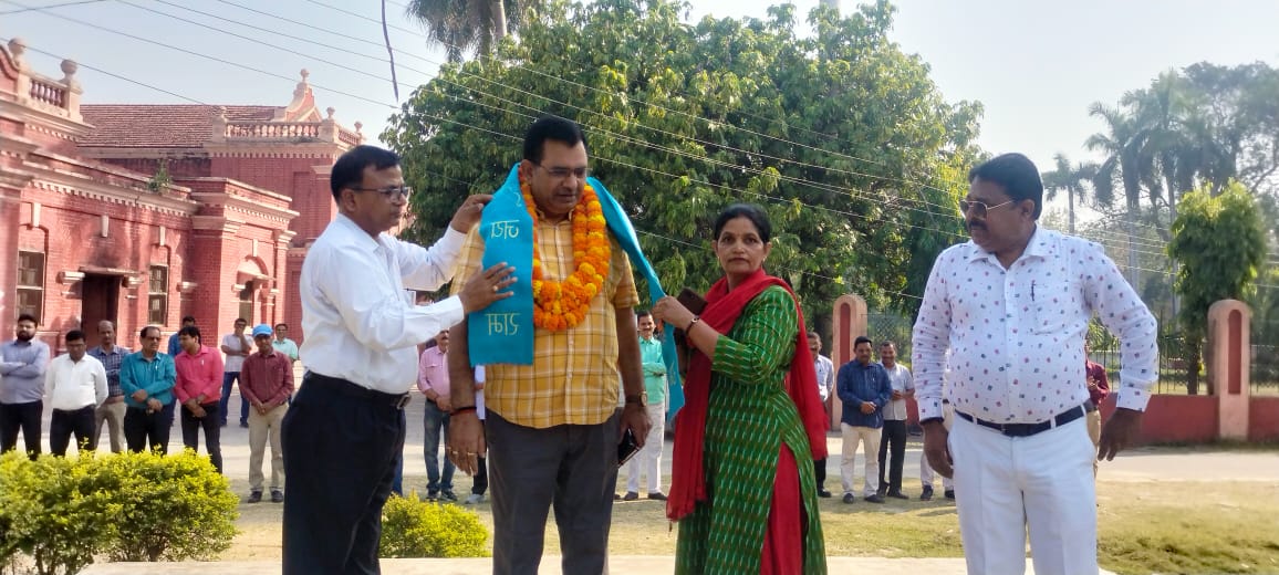 pkumar1997's tweet photo. वाराणसी के उदय प्रताप इंटर कॉलेज की प्रार्थना सभा में बच्चों एवं शिक्षकों को संबोधित किया।  @CVaranas @upboardpryj @desecedu @UPGovt https://t.co/XSODPfxnYI