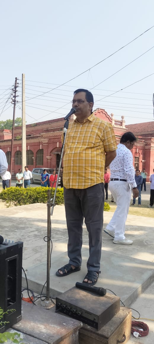 pkumar1997's tweet photo. वाराणसी के उदय प्रताप इंटर कॉलेज की प्रार्थना सभा में बच्चों एवं शिक्षकों को संबोधित किया।  @CVaranas @upboardpryj @desecedu @UPGovt https://t.co/XSODPfxnYI