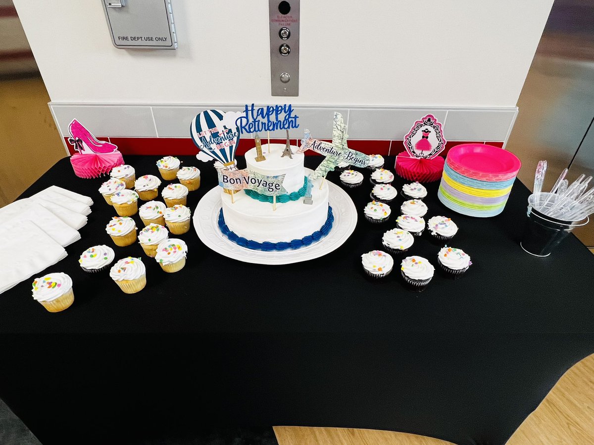 Celebrating <a href="/cheryljglasser/">Cheryl Glasser</a> retirement! Let the Adventures Begin!❤️😎🏖️✈️🛳️<a href="/SEREbulldogs/">Robertson Elementary</a>