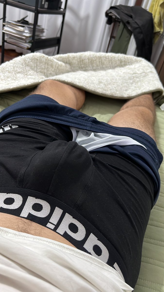 Bulteada que termino en sexting
#gay #morbo #peru #machoHetero #bulgeman