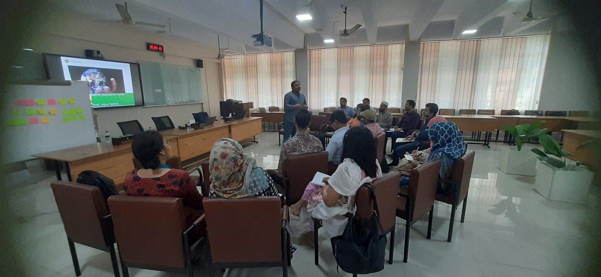 We begin Qualitative Methods Workshop for Mobilities and Transport research with students and researchers at BUET, Dhaka. The interactive sessions encourage participants to engage and share their experiences. @equimob #Qualitative #Qual #QualitativeMethods @SGPL_UU