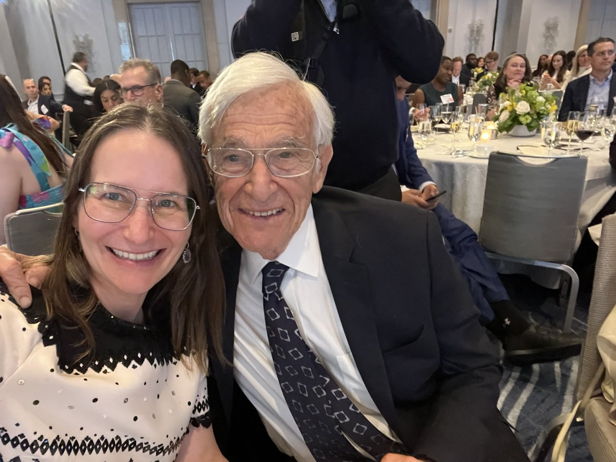 jackiereses's tweet photo. Love this man! Amazing mentor and friend @alanjpatricof honored by @nvca https://t.co/CySaTCO27k