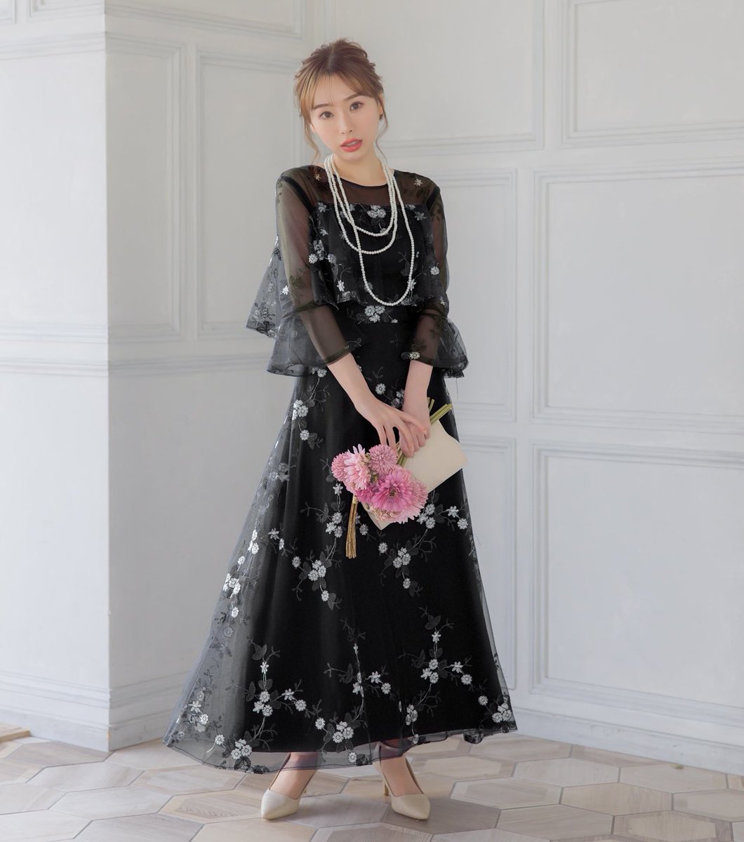 Retica14's tweet photo. 【 大人気の新作ドレス紹介💕 】
フラワー刺繍が上品で可愛い袖ありロングドレス✨
結婚式だけでなく顔合わせやお宮参りにもおすすめです💓
是非チェックしてね🌼
https://t.co/nmTfAOPL1G
#パーティードレス
#Retica
#お呼ばれドレス https://t.co/StCbhRooIr