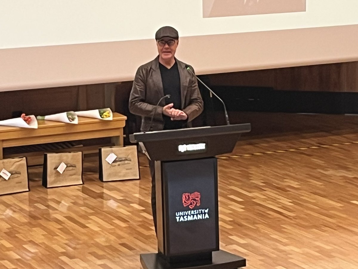 @macrojustin from @WestpacMacro talks to yr 11 & 12 students at @UTAS_ about why economics is a career for changemakers. With @SaulEslake and @ato_gov_au’s Sarah Hill. #AustralianBusinessEconomists #CareerOpportunities #auseco #politicaleconomy #policy  #change