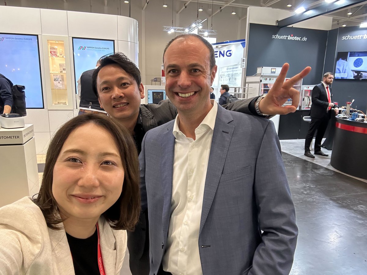 n_genetics's tweet image. ＼#Labvolution 2023🇩🇪 現地レポ⑤／
@AzentaSciences
4titude（現Azenta )の担当者様ともお会いできました😊
