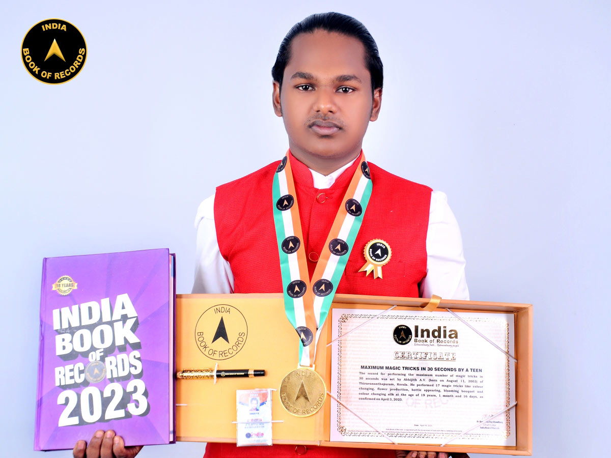 indiabookrecord's tweet image. Record for performing max no. of #magictricks in 30 seconds was set by Abhijith A.V. of #Thiruvananthapuram, #Kerala. He performed 17 magic tricks like colour changing, flower production, bottle appearing, #bloomingbouquet &amp;amp; colour changing silk.

Read At: indiabookofrecords.in/maximum-magic-…