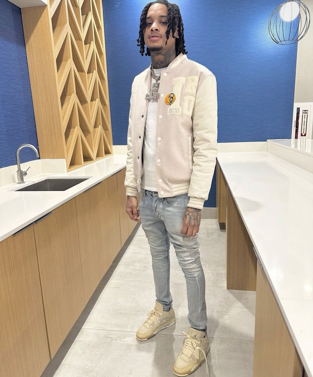 badazzfIo's tweet photo. Mfs Be Snakes 🐍 I’m By My Lonely https://t.co/xJAScr49ht
