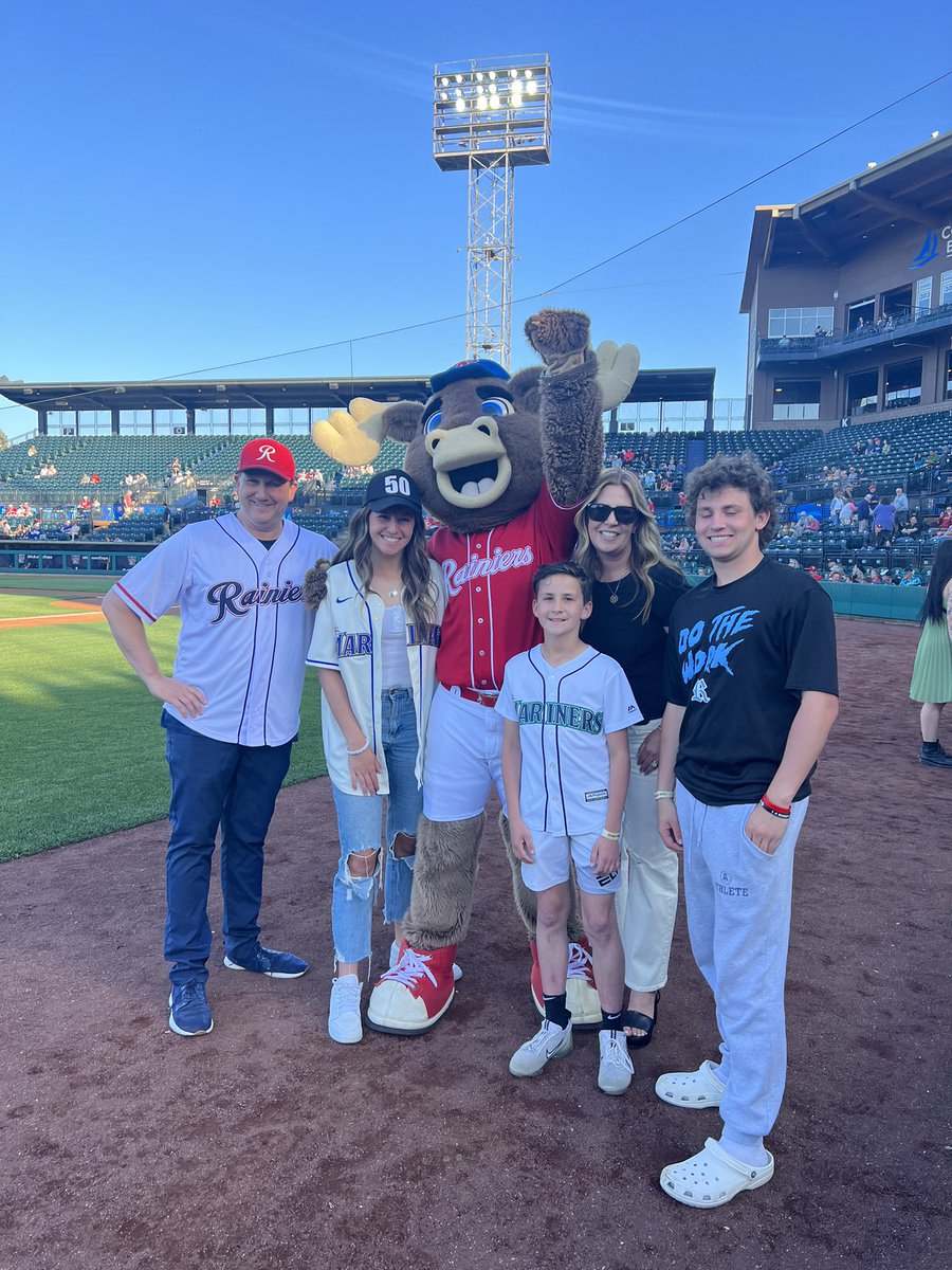 Chris egan king 5 tv on twitter fun night with family and friends at